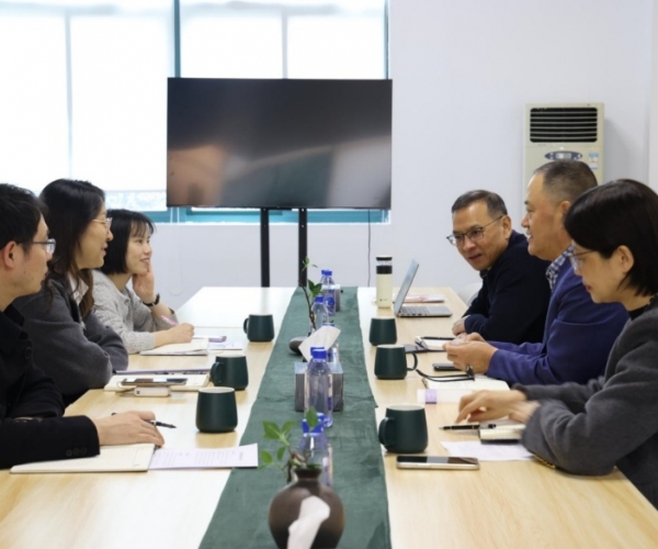 关心关怀落实处，，，，，，，，政企同心谋发展